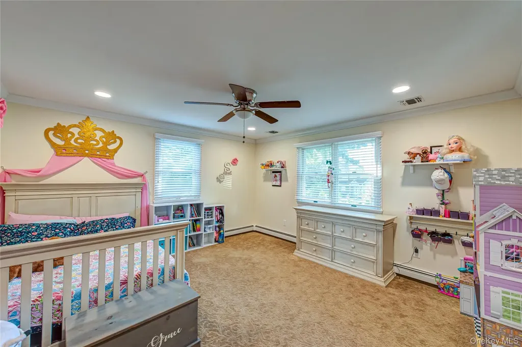 9 Donna Place East Islip NY 11730