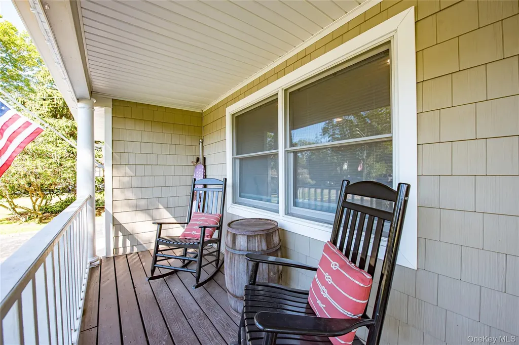 9 Donna Place East Islip NY 11730