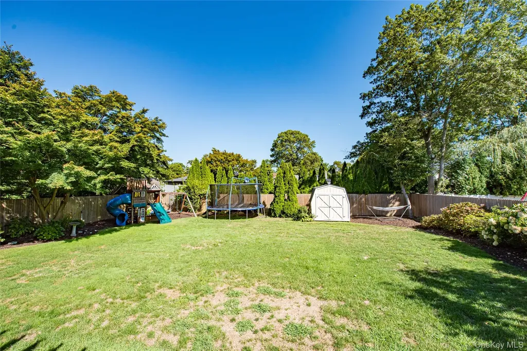 9 Donna Place East Islip NY 11730