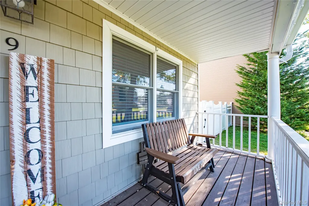 9 Donna Place East Islip NY 11730