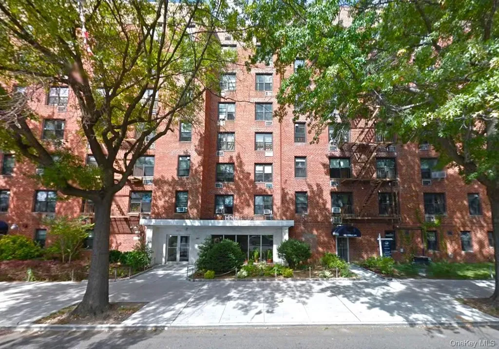 14015 Holly Avenue Flushing NY 11355