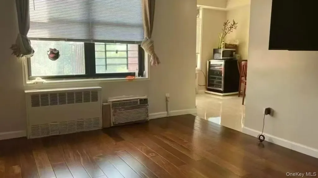 14015 Holly Avenue Flushing NY 11355