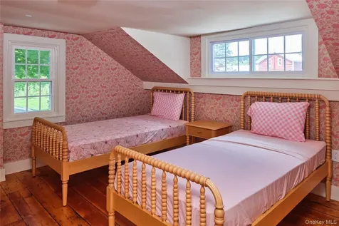 41 Seelbach Lane Staatsburg NY 12580