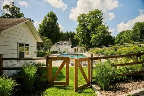 41 Seelbach Lane Staatsburg NY 12580