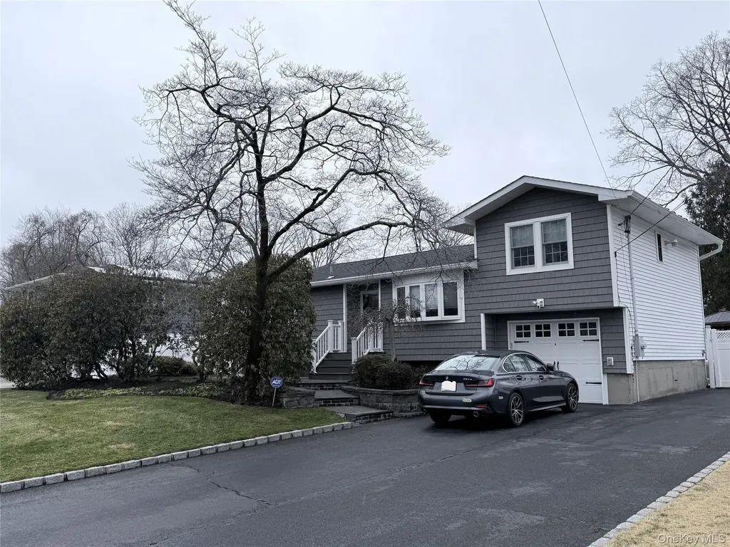 11 Meehan Lane Coram NY 11727