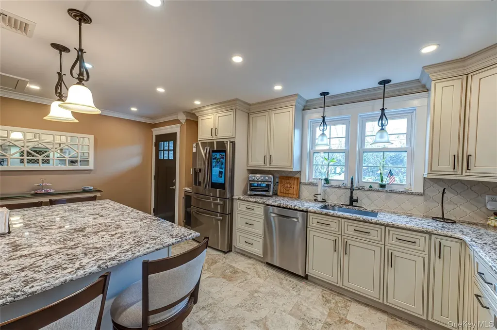 11 Meehan Lane Coram NY 11727