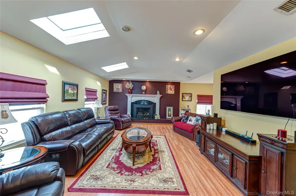 11 Meehan Lane Coram NY 11727