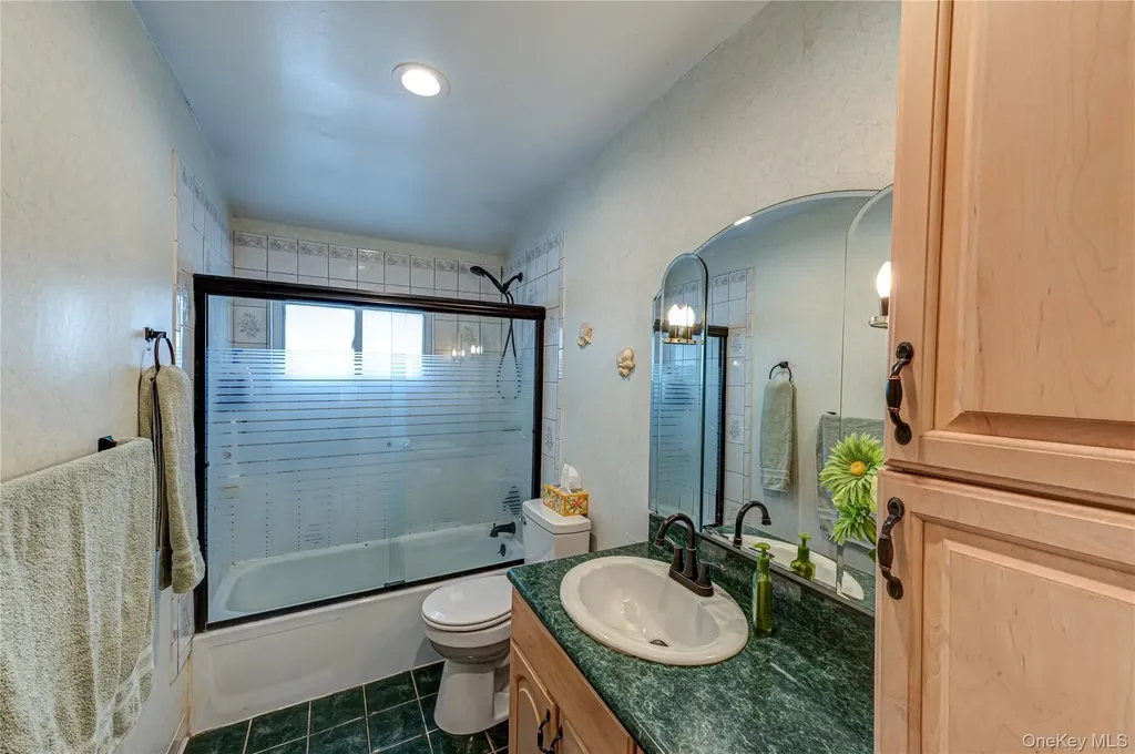11 Meehan Lane Coram NY 11727