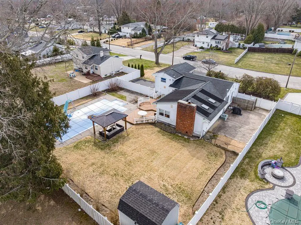 11 Meehan Lane Coram NY 11727