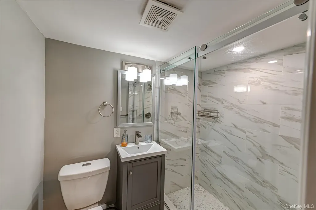 11 Meehan Lane Coram NY 11727