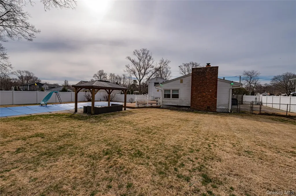11 Meehan Lane Coram NY 11727