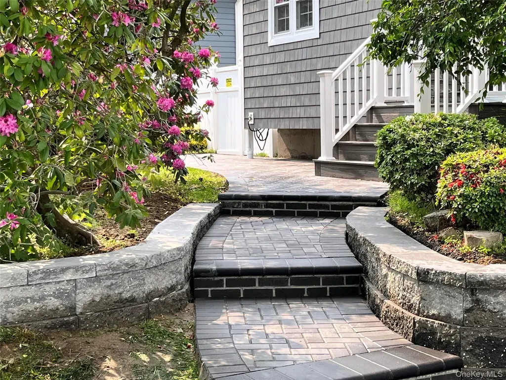 11 Meehan Lane Coram NY 11727