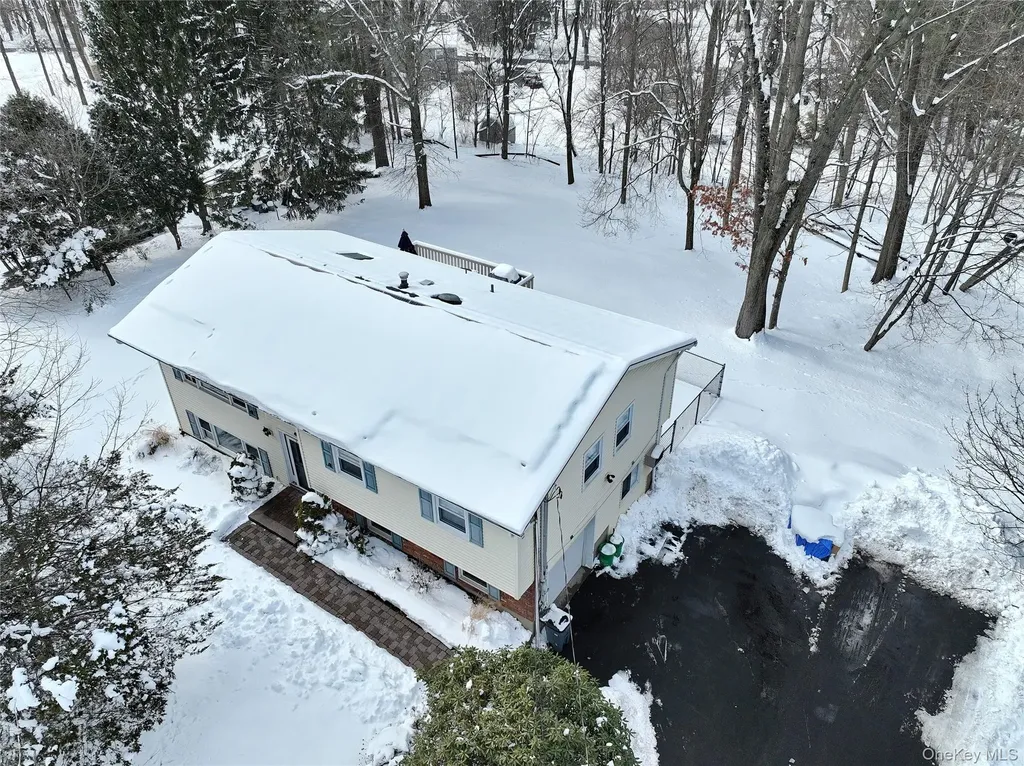 9 Mary Beth Drive Airmont NY 10901