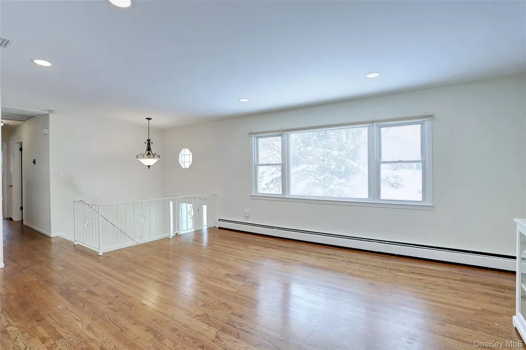 9 Mary Beth Drive Airmont NY 10901