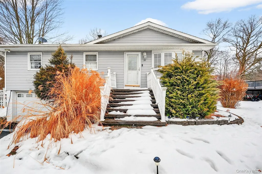 35 Maple Lane Monroe NY 10950