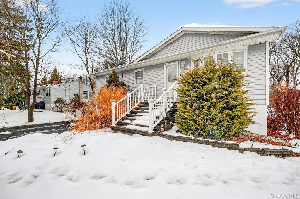 35 Maple Lane Monroe NY 10950