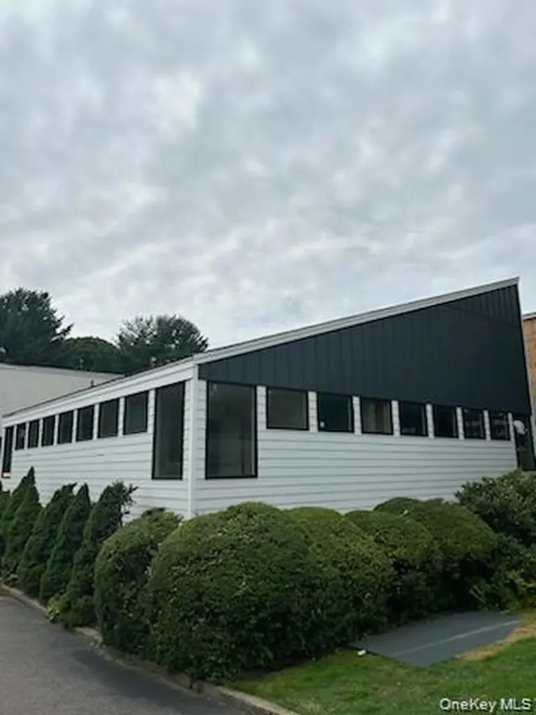 152 E Main Street Huntington NY 11743