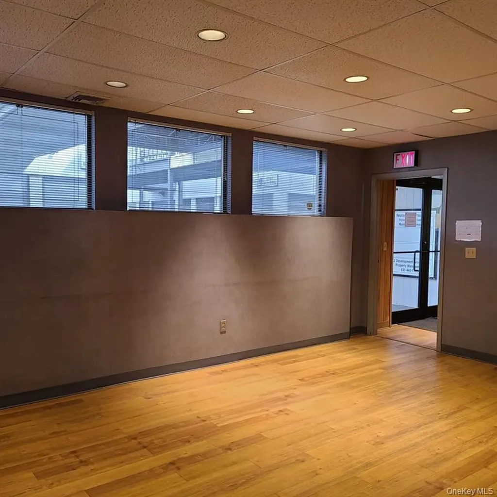 152 E Main Street Huntington NY 11743
