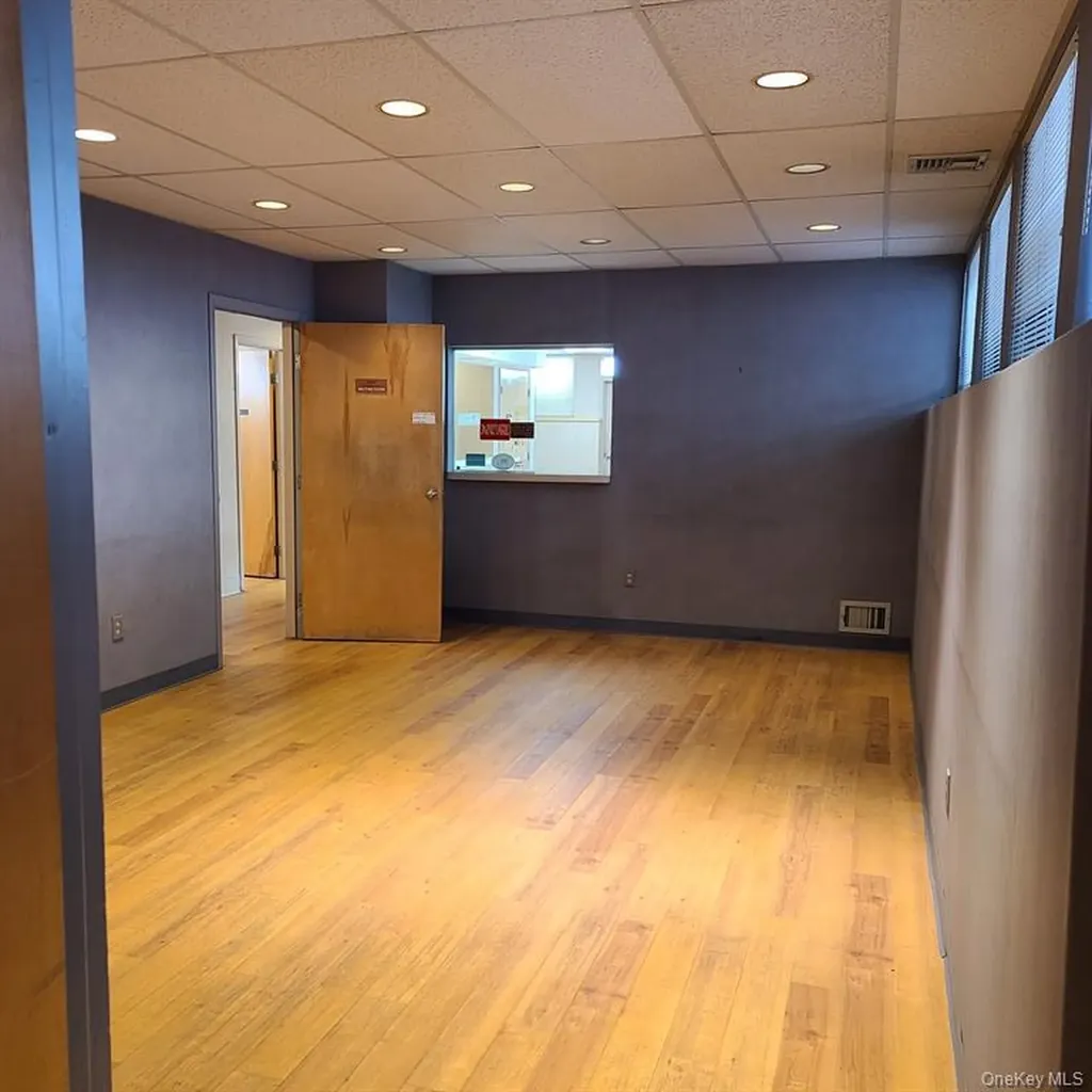 152 E Main Street Huntington NY 11743
