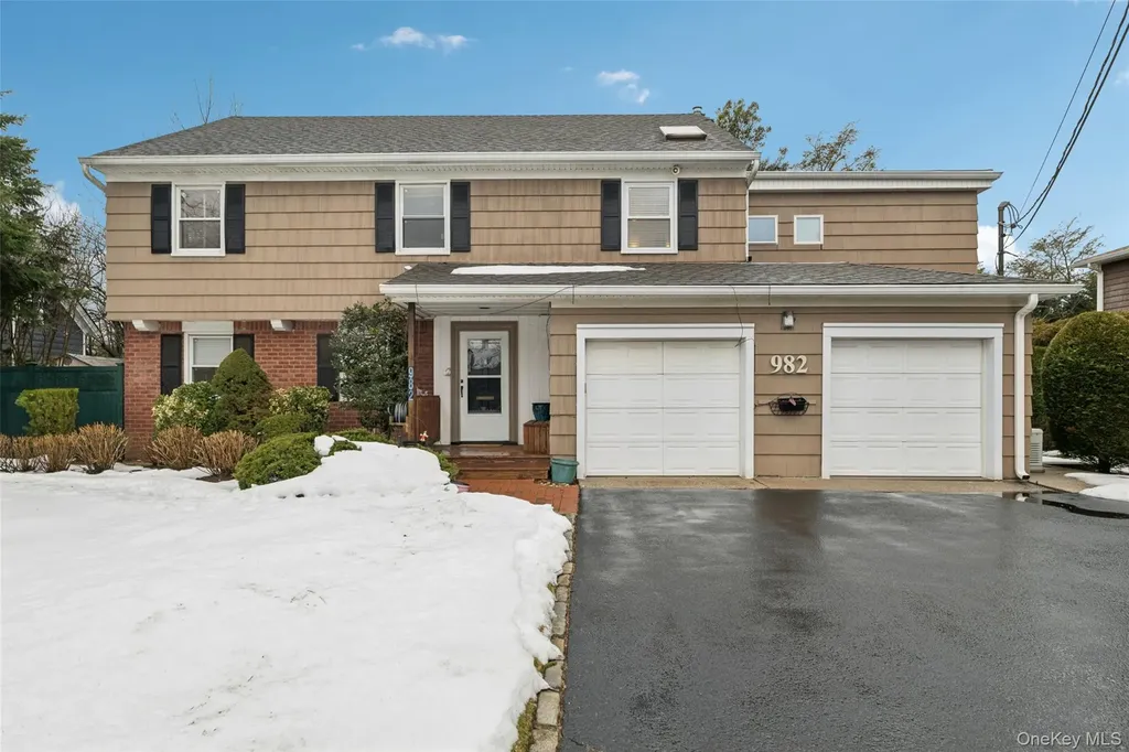 982 Clark Place Woodmere NY 11598