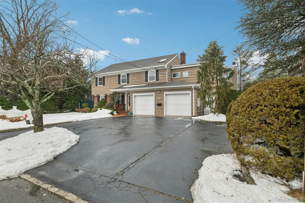 982 Clark Place Woodmere NY 11598