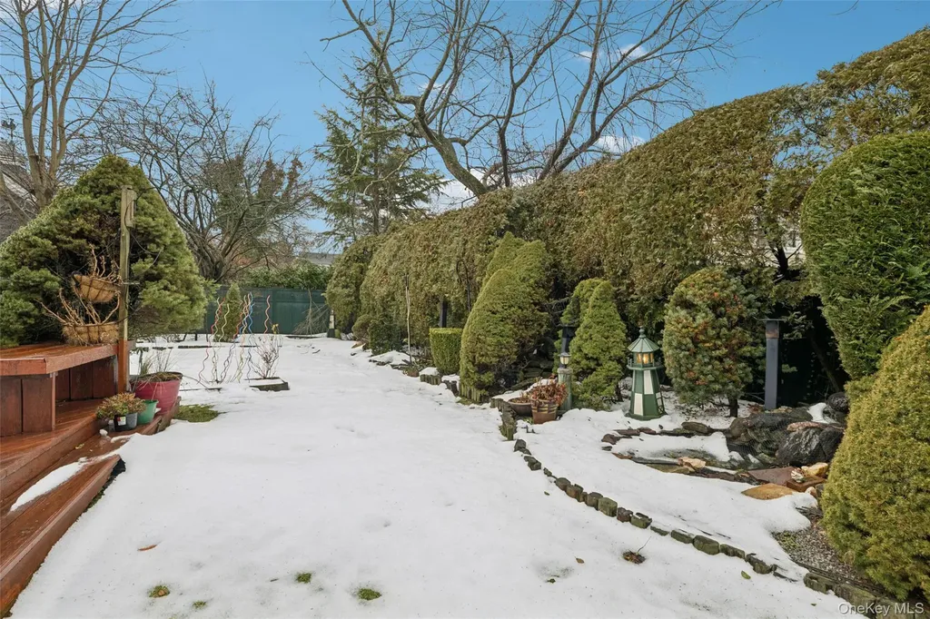 982 Clark Place Woodmere NY 11598