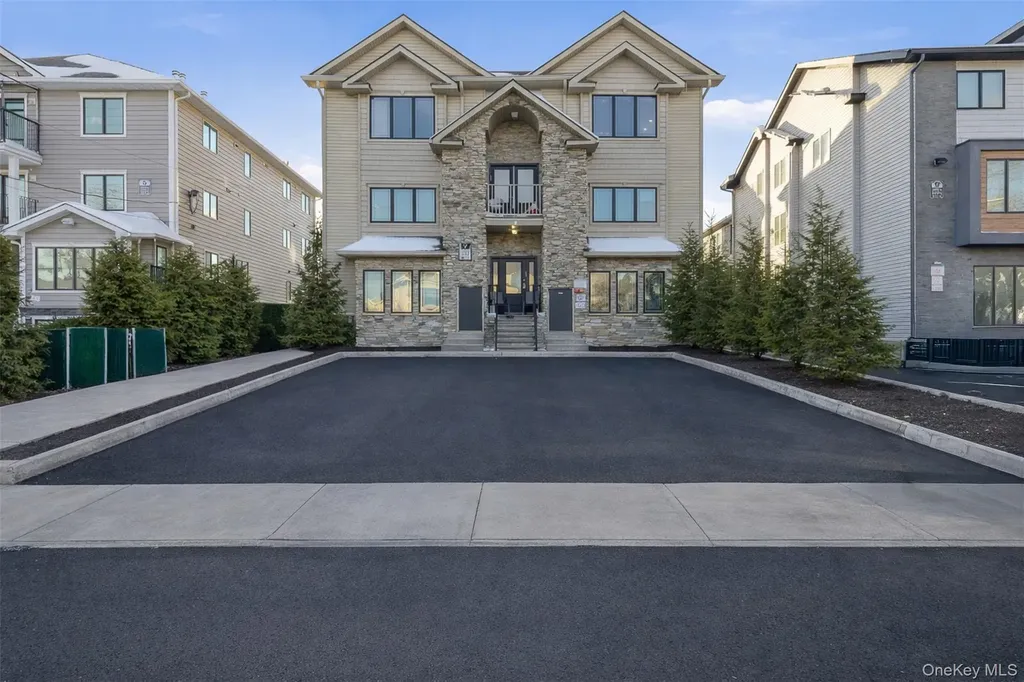 7 Park Street Spring Valley NY 10977