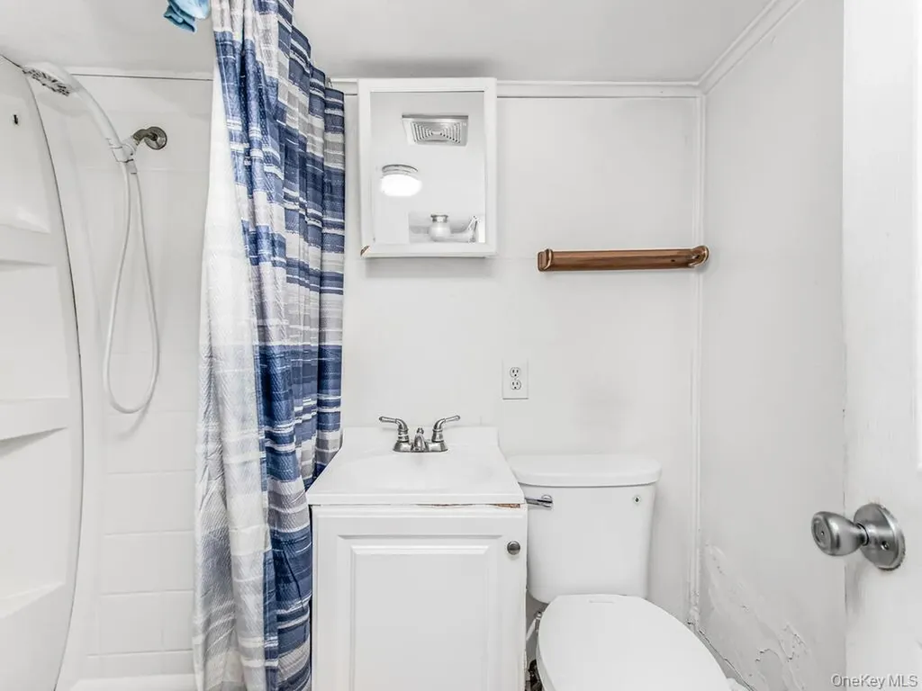 4613 Carpenter Avenue Bronx NY 10470