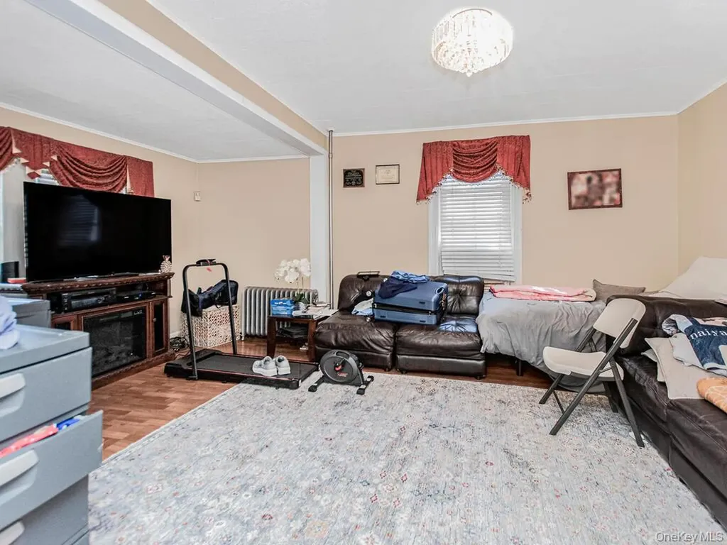 4613 Carpenter Avenue Bronx NY 10470