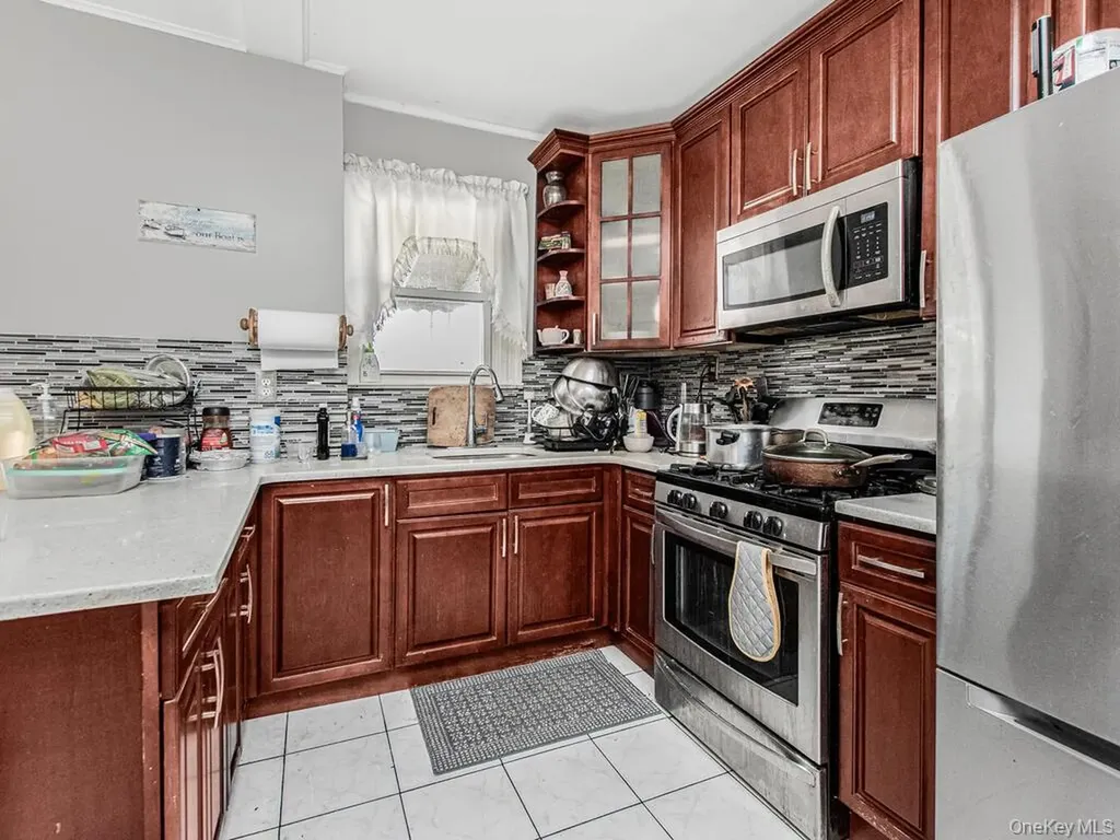 4613 Carpenter Avenue Bronx NY 10470