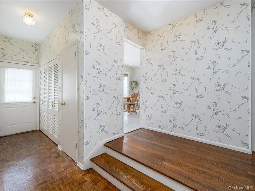 16 Wright Road Rockville Centre NY 11570