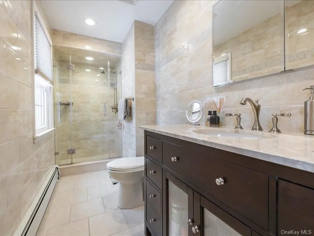 16 Wright Road Rockville Centre NY 11570