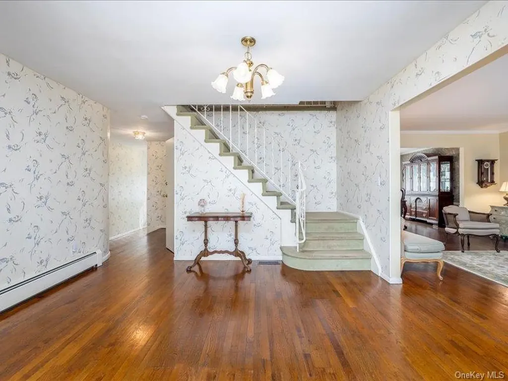 16 Wright Road Rockville Centre NY 11570