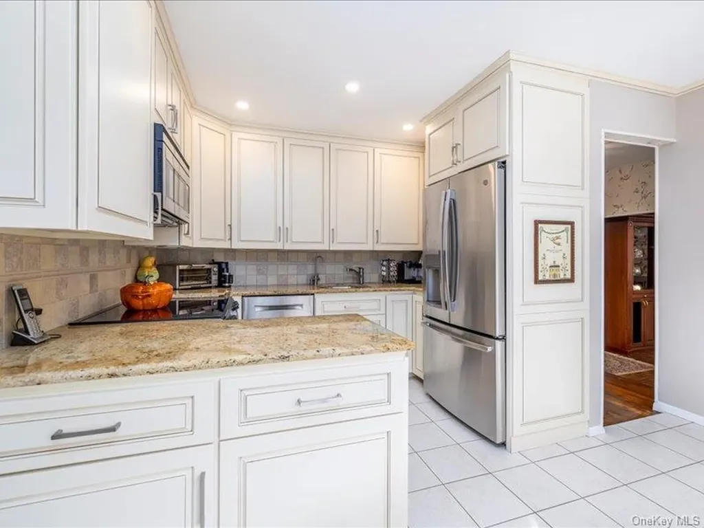 16 Wright Road Rockville Centre NY 11570