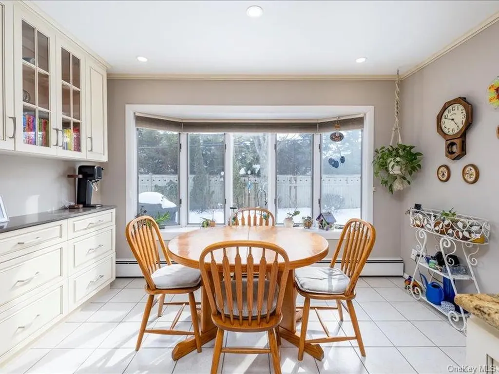 16 Wright Road Rockville Centre NY 11570