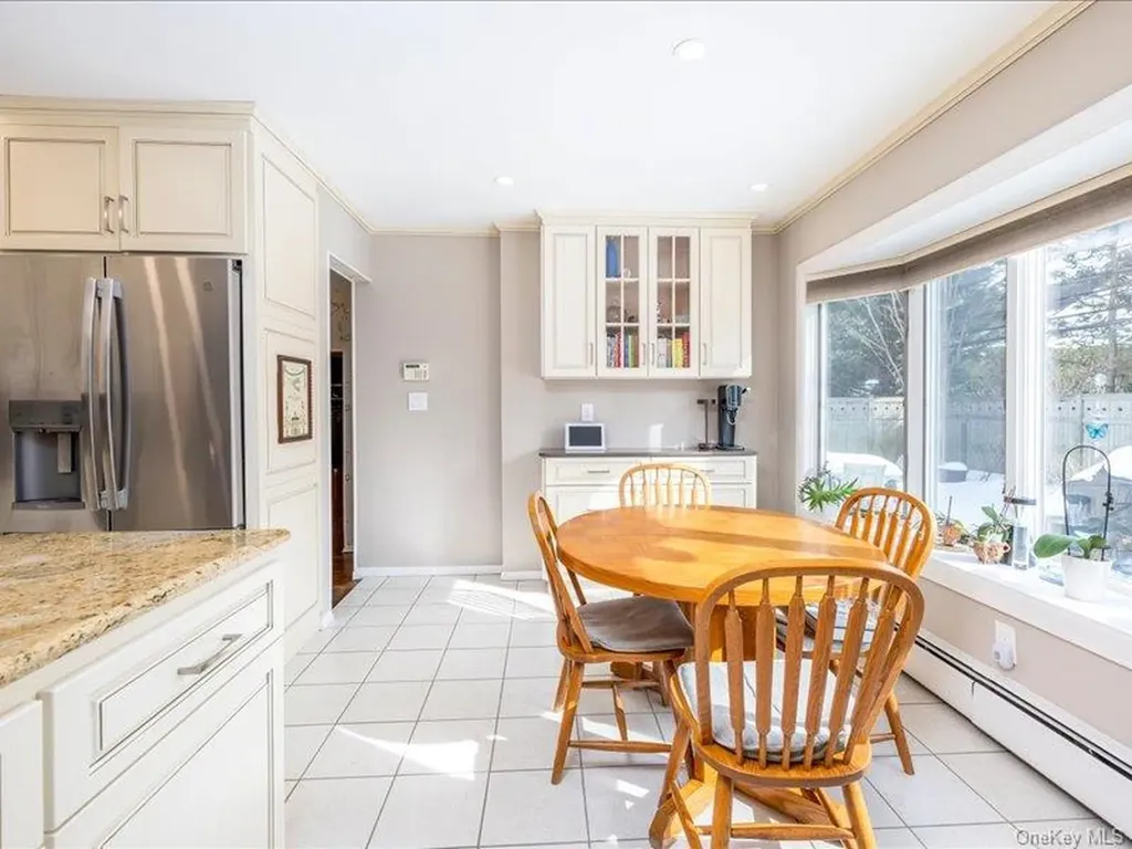 16 Wright Road Rockville Centre NY 11570