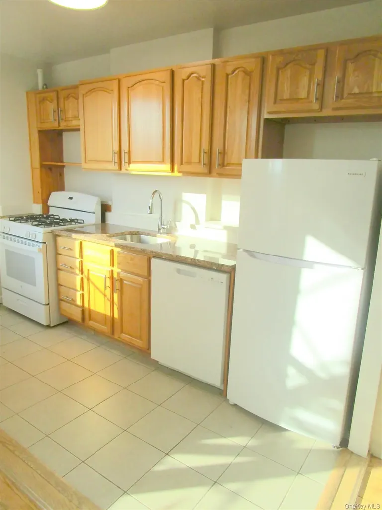 595 Mclean Avenue Yonkers NY 10705