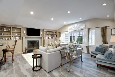 110 Birch Drive East Hills NY 11576