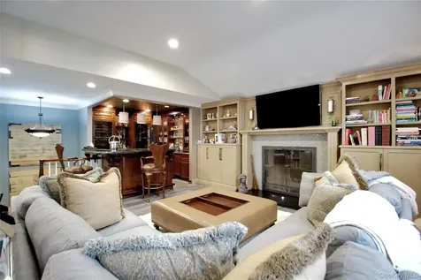 110 Birch Drive East Hills NY 11576