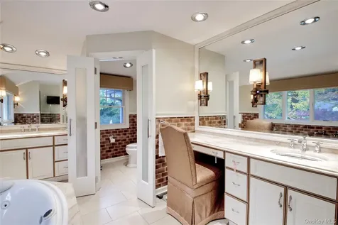 110 Birch Drive East Hills NY 11576