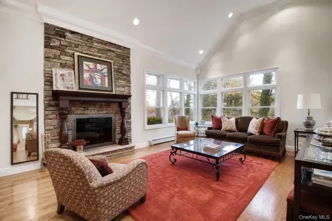 110 Birch Drive East Hills NY 11576