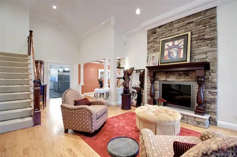 110 Birch Drive East Hills NY 11576