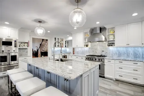 110 Birch Drive East Hills NY 11576