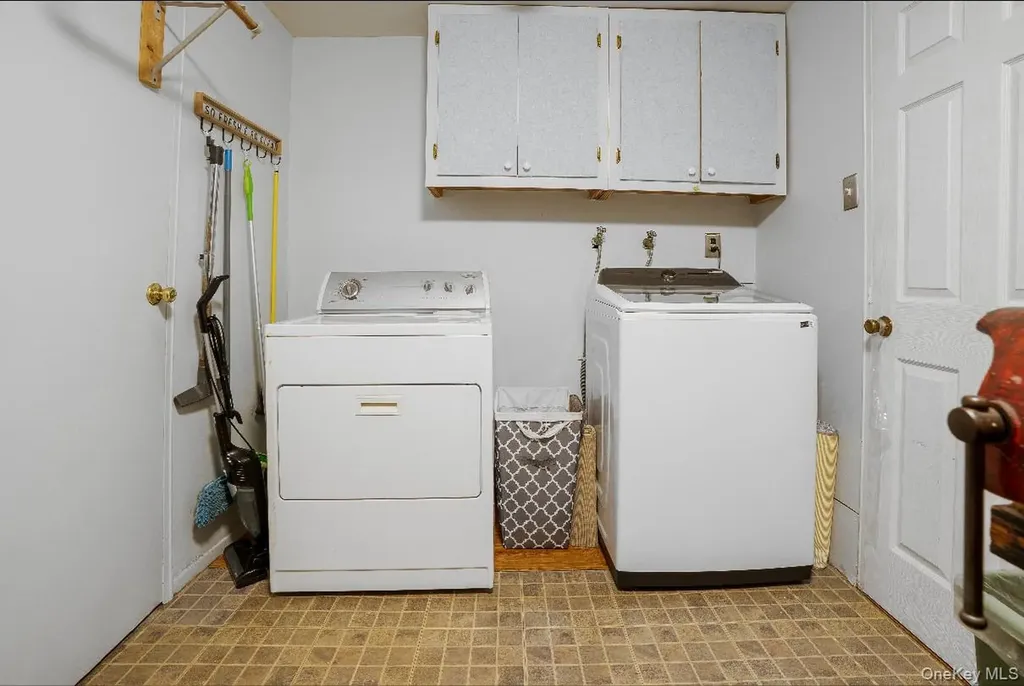 69 Riviera Drive Selden NY 11784