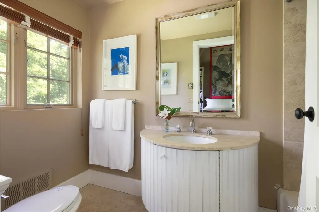 6-8 Old Killearn Road Millbrook NY 12545