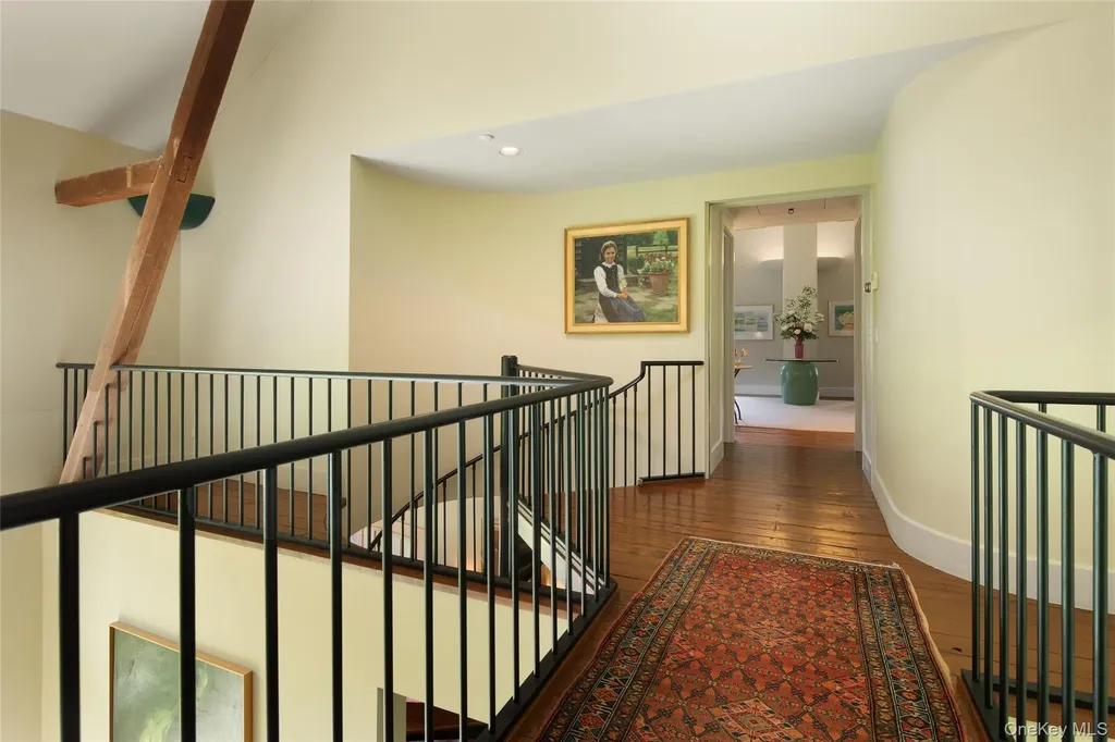 6-8 Old Killearn Road Millbrook NY 12545