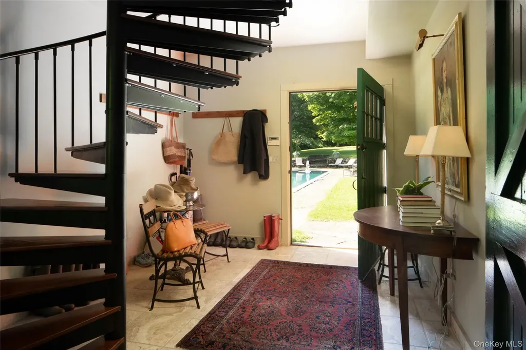 6-8 Old Killearn Road Millbrook NY 12545