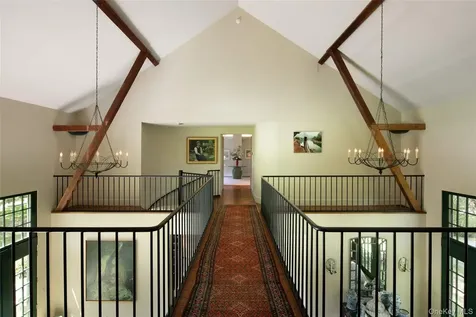 6-8 Old Killearn Road Millbrook NY 12545