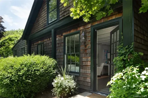 6-8 Old Killearn Road Millbrook NY 12545