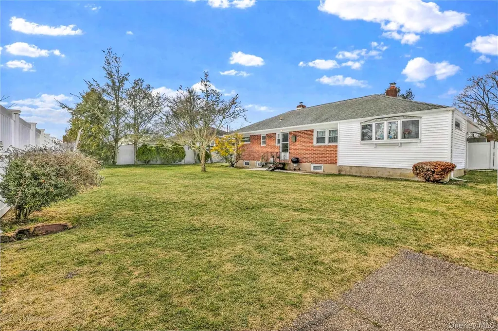1097 Carll Drive Bay Shore NY 11706